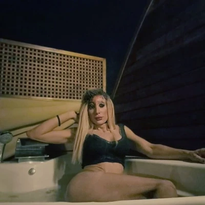 Paula Love