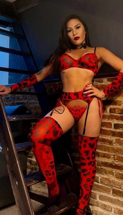 Sarah Bella