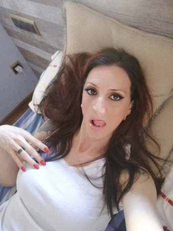 Amanda Deluxe