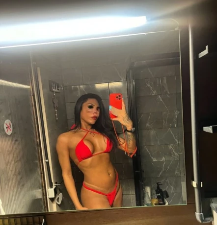 Sarah Bella