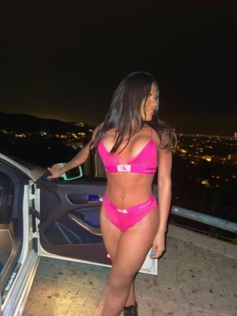 Sarah Bella