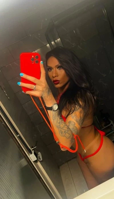 Sarah Bella