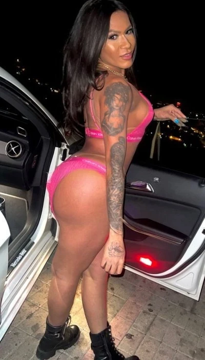 Sarah Bella