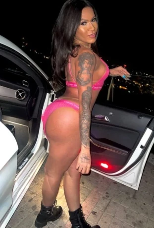 Sarah Bella